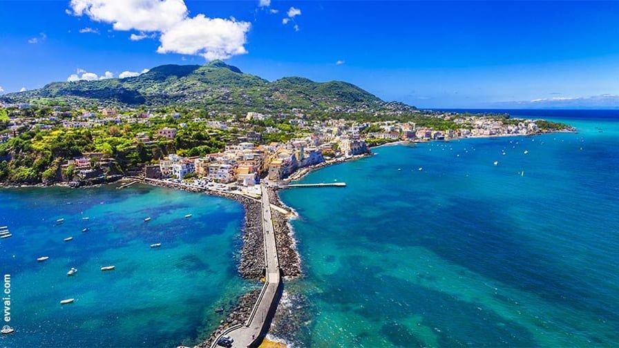 Ischia: un viaggio tra spiagge e relax